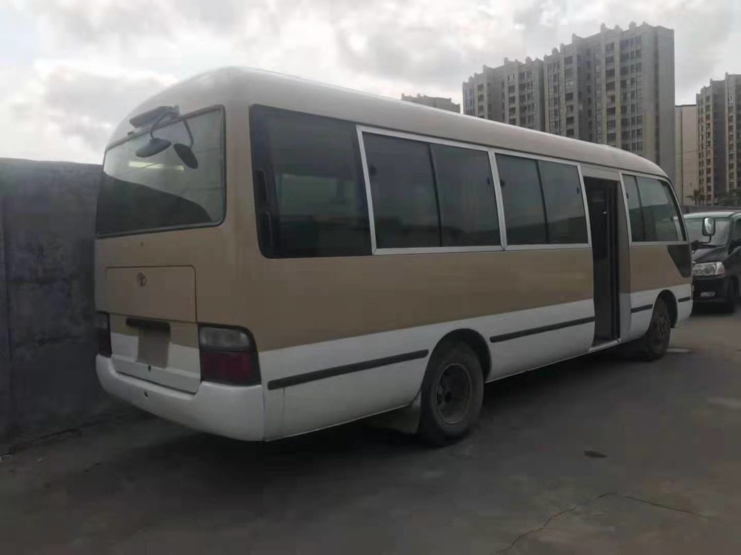 2010 il bus del sottobicchiere utilizzato di anno 23 sedili, LHD ha usato Mini Bus Toyota Coaster Bus con il motore diesel, direzione sinistra