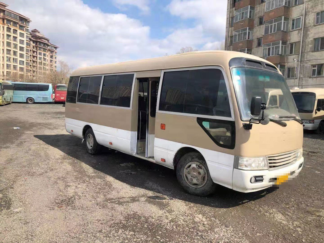 2010 il bus del sottobicchiere utilizzato di anno 23 sedili, LHD ha usato Mini Bus Toyota Coaster Bus con il motore diesel, direzione sinistra