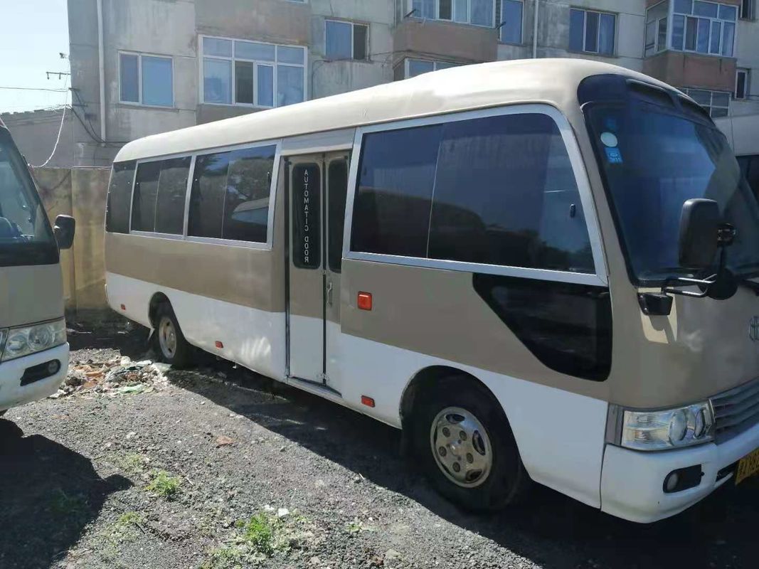 2009 il bus del sottobicchiere utilizzato di anno 18 sedili, il bus LHD del sottobicchiere di Toyota ha usato Mini Bus With Diesel Engine, direzione sinistra