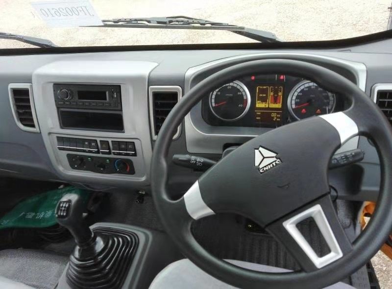 La direzione destra nuovissima di Sinotruck HOWO RHD guida 10 Ton Cargo Truck 4X2