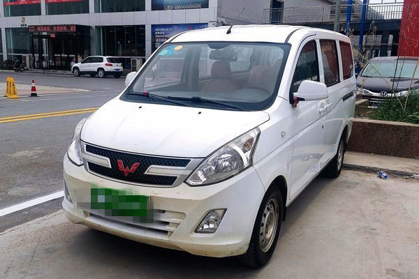 L'auto usata Mini Bus Used Cars Gasoline di Wuling di 2016 sedili di anno 7 rifornisce l'azionamento di combustibile di LHD