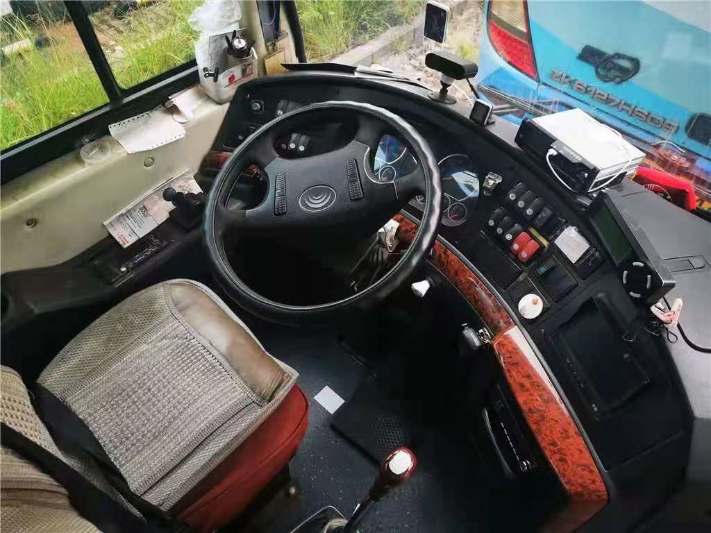 49 sedili che un bus di seconda mano da 2013 anni ha utilizzato il bus ZK6122HQ di Yutong hanno usato il condizionatore di Bus With Air della vettura
