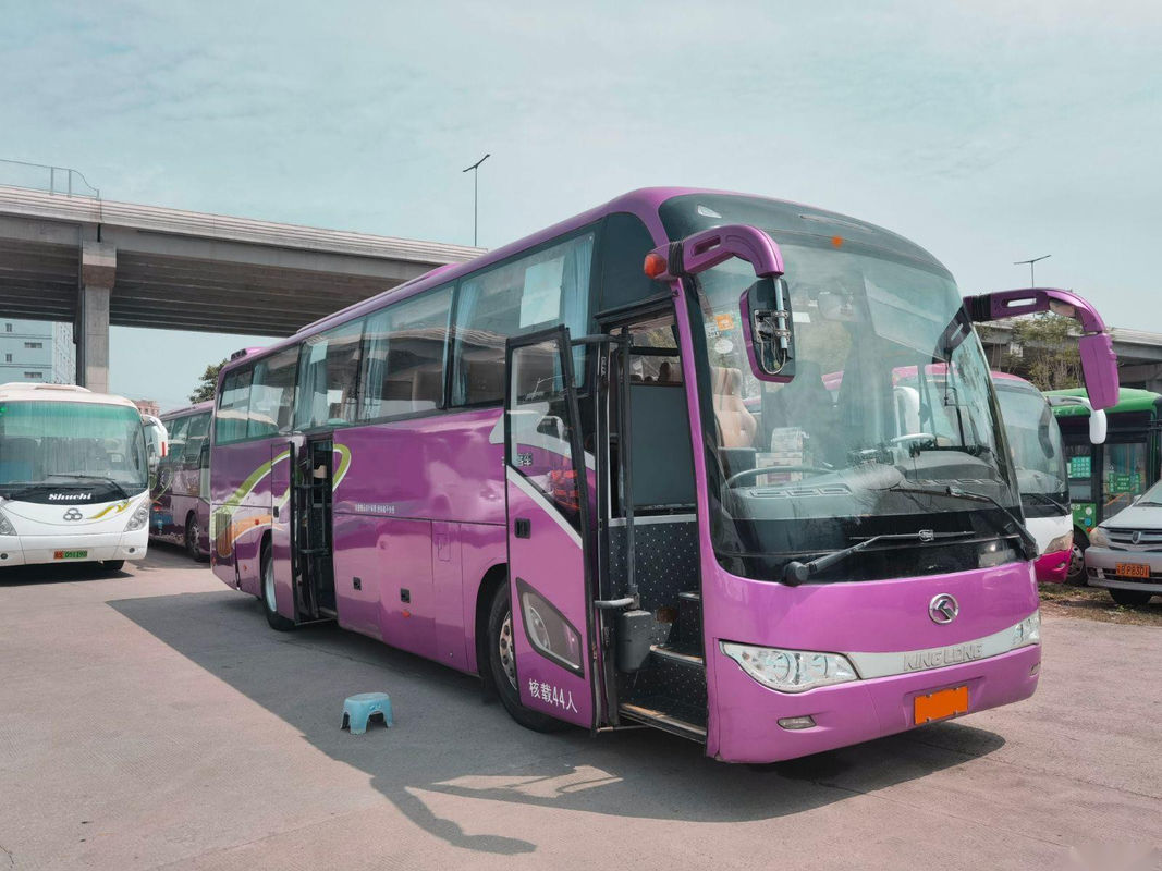 Il bus utilizzato XMQ6117 44 di Kinglong mette la vettura dell'airbag delle doppie porte del motore/bus a sedere di giro utilizzati telaio posteriore