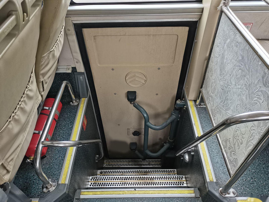 Il bus utilizzato XMQ6117 44 di Kinglong mette la vettura dell'airbag delle doppie porte del motore/bus a sedere di giro utilizzati telaio posteriore