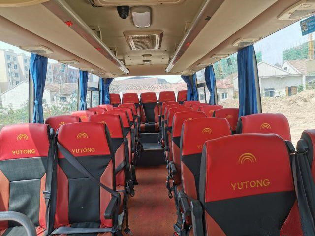 2015 bus di Yutong utilizzato dei sedili di anno 30 ZK6752D1 con Front Engine Used Coach Bus per turismo