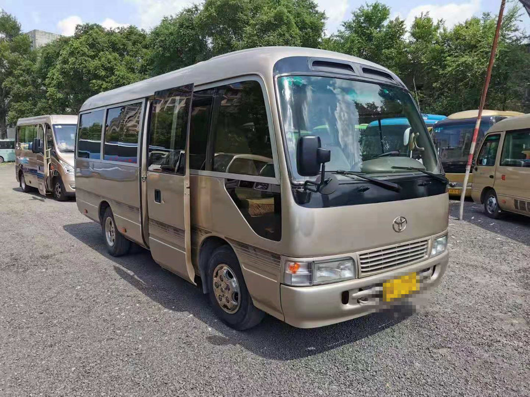 Il bus del sottobicchiere utilizzato 23 sedili ha usato Mini Bus Toyota Coaster Bus con il motore a benzina 3RZ direzione della mano sinistra da 2012 anni