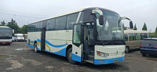 Il bus di giro utilizzato per l'Africa ha usato il chilometro basso di Dragon Bus Yuchai Rear Engine 233kw 53seats dell'euro IV del telaio dorato dell'airbag