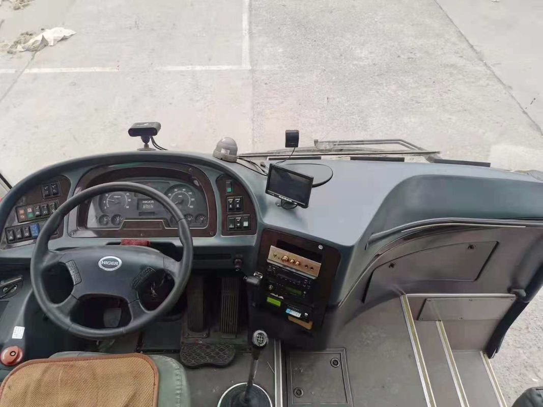 Il motore posteriore utilizzato 140kw di Yuchai degli più alti sedili del bus KLQ6808 35 ha usato il chilometro basso di Bus Steel Chassis della vettura