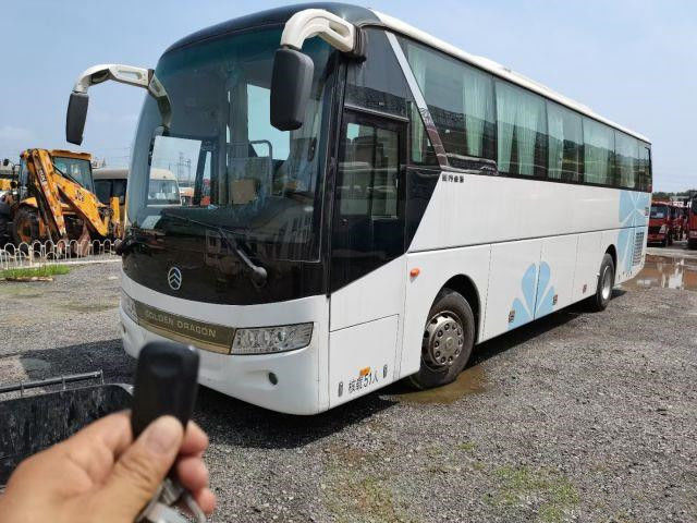 Dragon Bus dorato usato XML6113J 51 mette l'euro a sedere V del motore 197kw di Yuchai usato telaio d'acciaio del bus di giro