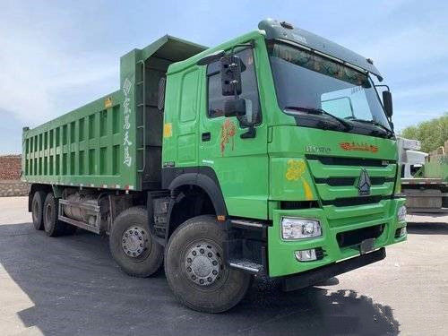 Autocarro con cassone ribaltabile di cavalli vapore 8X4 8.2m del camion pesante 380 di Sinotruk HOWO 7 della seconda mano della Cina ZZ3317N4667E1