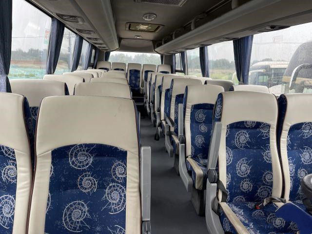 Il bus utilizzato XMQ6859 37 di Kinglong mette il bus a sedere di giro utilizzato III d'acciaio dell'euro del motore della parte posteriore di Yuchia della porta del telaio singolo