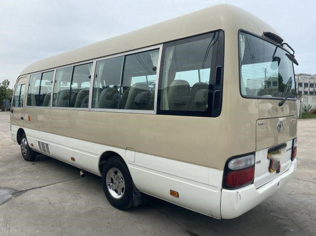 Toyota ha utilizzato il bus del sottobicchiere per la guida a sinistra dei sedili del motore 108KW 23 dell'Africa Gaosilne 2TR