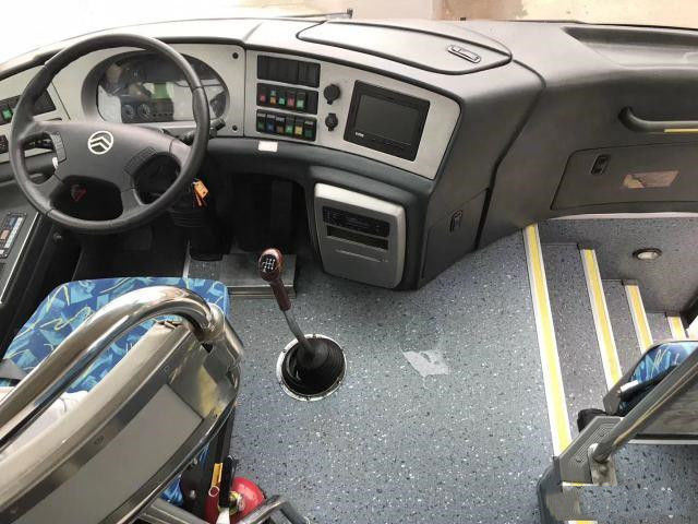 Le singole porte usate del motore posteriore dorato di Dragon Bus XML6103 47seats 171 hanno utilizzato la vettura Bus