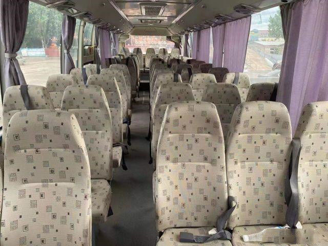 Bus di Yutong del passeggero utilizzato IV posteriore diesel dell'euro di Yuchai del motore delle doppie porte del bus 54seats della seconda mano di marca di Yutong