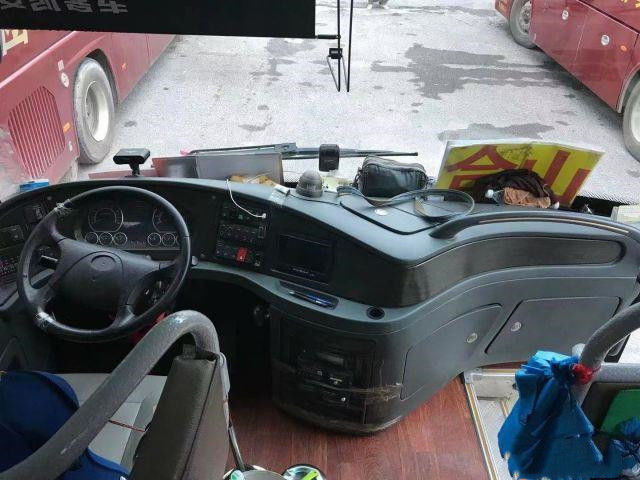 Bus del passeggero utilizzato chilometro basso del motore di Yuchai del telaio dell'airbag dei sedili utilizzato marca del bus di giro di Ankai HFF6909 38 per l'Africa