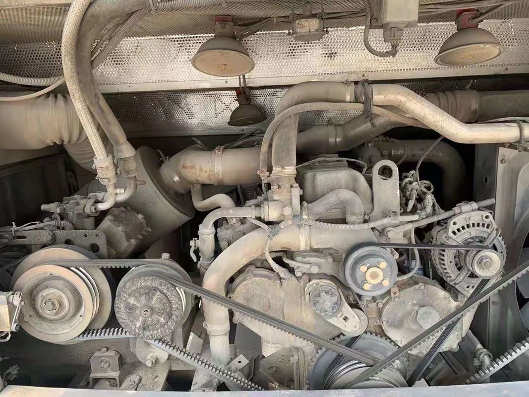 Il drago dorato corrente XML6897J13 ha utilizzato il motore diesel utilizzato sedili del bus di Bus 39 della vettura nessun bus di incidente LHD