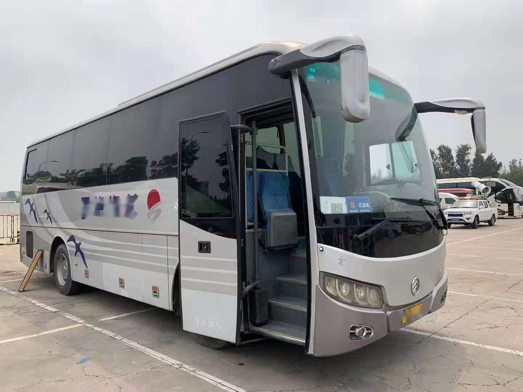 Dragon Bus dorato usato XML6897 ha utilizzato la vettura Bus 39 telai posteriori dell'airbag del motore 180kw di Yuchai dei sedili