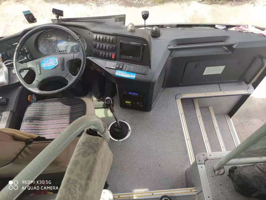Il bus utilizzato ZK6107 di Yutong ha usato porte dei sedili del bus 41 del passeggero le doppie usate chilometro basso di Bus Steel Chiassis della vettura