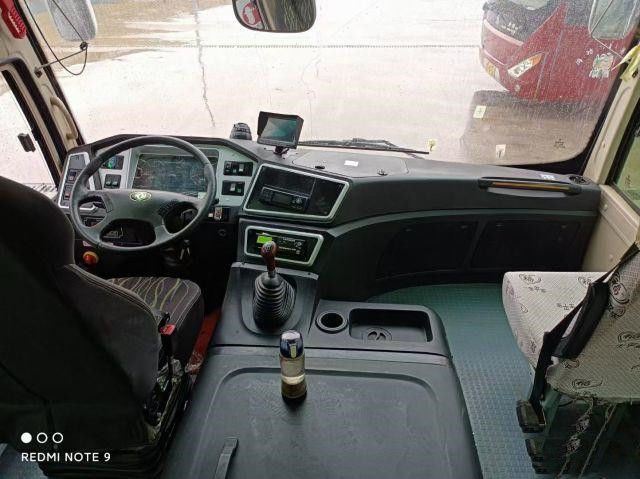 I sedili usati del bus 22 di Dongfeng hanno utilizzato il motore 96kw di Mini Bus EQ6660 Weichai buona condizione bassa di chilometro di 2020 anni