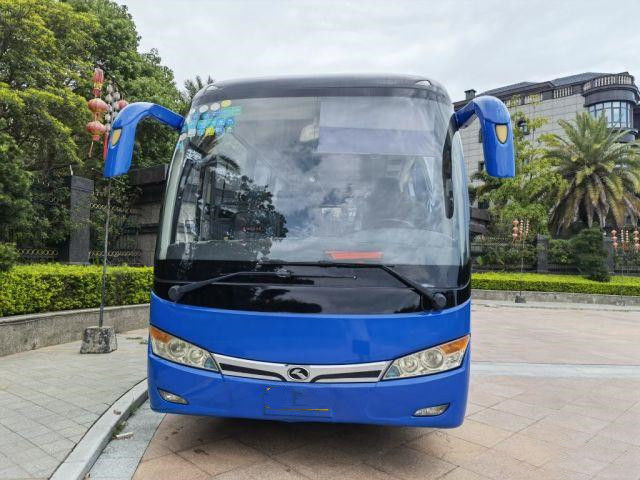 La marca usata Kinglong 35 del modello XMQ6859 del bus di giro mette l'euro a sedere basso III di chilometro ha usato Mini Coach