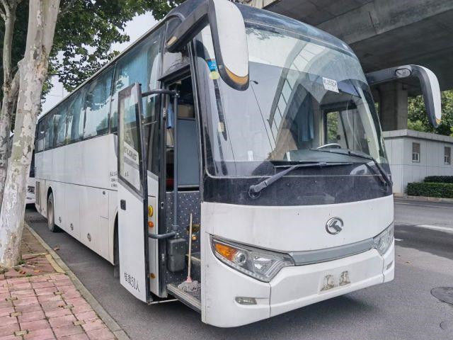 La vettura utilizzata chilometro basso utilizzata Bus For Africa 50 del bus di Kinglong mette il singolo modello a sedere XMQ6112 della porta