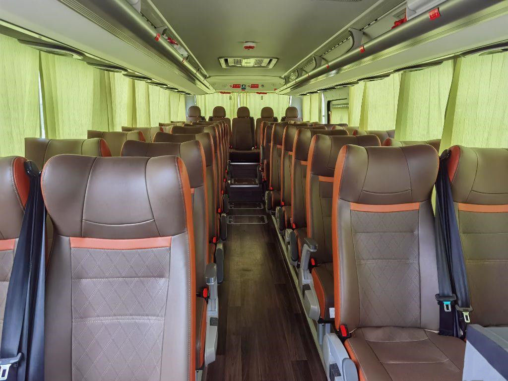 La seconda mano trasporta il bus elettrico di Gasoline Engine China della vettura di lusso di Yutong ZK6907 con la TV