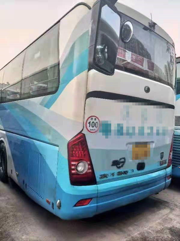 Il bus utilizzato 49 sedili ha utilizzato il bus ZK6122HQ di Yutong ha usato l'azionamento di Bus Left Hand della vettura con il condizionatore d'aria