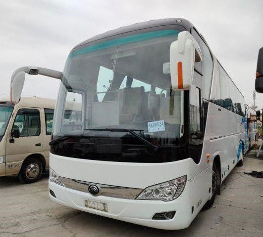 2018 bus LHD di Yutong utilizzato di anno 54 sedili che dirige il condizionatore di Bus With Air della vettura usato ZK6122HQ