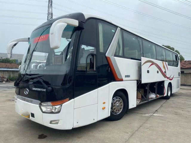 Autobus Kinglong usato 53 posti doppie porte Autobus usato XMQ6129 Sterzo a sinistra