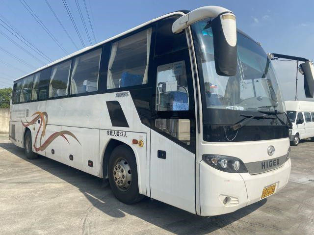 Le doppie porte hanno usato il motore di Yuchai di LHD KLQ6115 di 47 posti a sedere di autobus di Higer