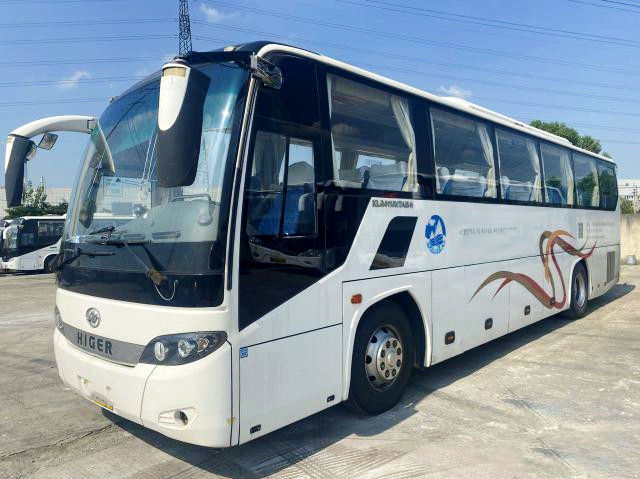 Le doppie porte hanno usato il motore di Yuchai di LHD KLQ6115 di 47 posti a sedere di autobus di Higer