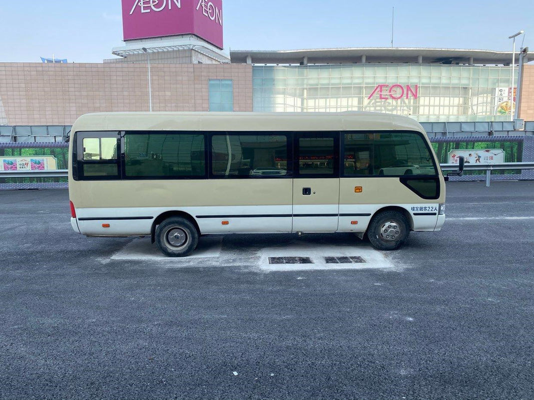 22 sedili direzione della mano sinistra da 2012 anni hanno utilizzato il motore a benzina del bus 2TR del sottobicchiere di Toyota