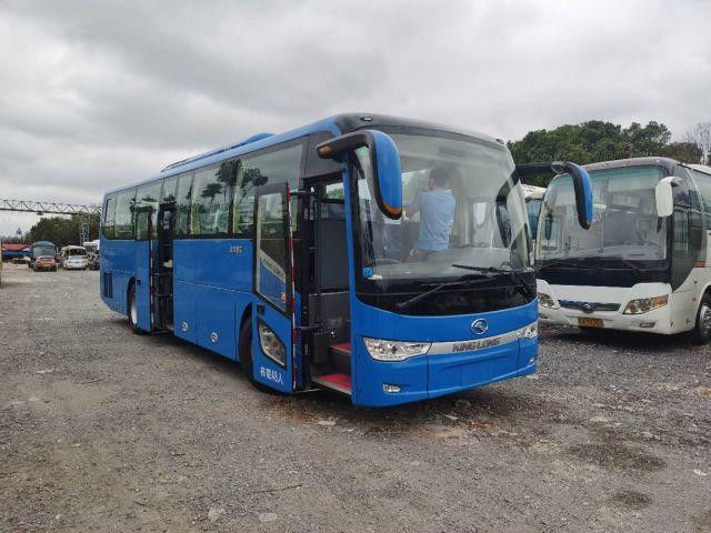 Kinglong ha utilizzato il bus Toyota del bus XMQ6110 Hiace 48 sedili per le doppie porte di prezzo di vendita