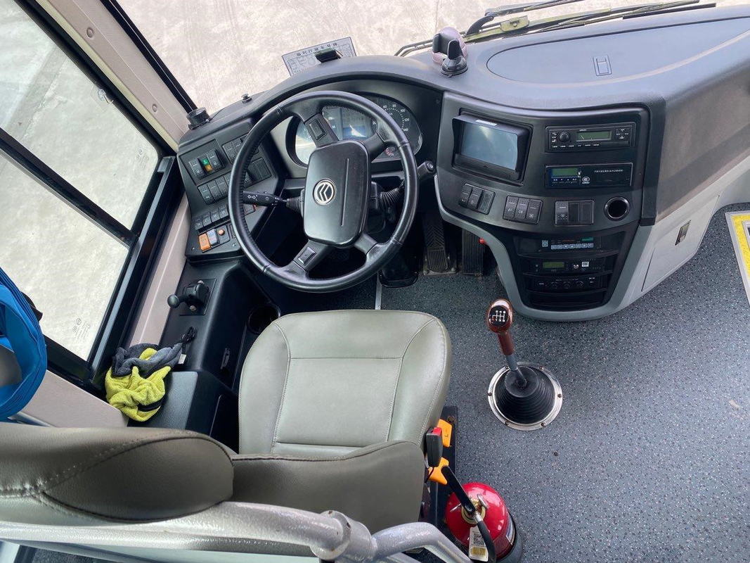 Il bus utilizzato nel drago dorato XML6112 Mini Bus Diesel 49 del Kenya mette i pezzi di ricambio a sedere del bus di Yutong