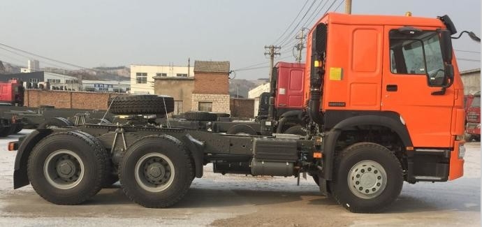 Nuovo di zecca camion del trattore di modo dell'azionamento del camion 6x4 del trattore di HOWO 371HP