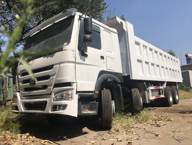 Multi modo usato Sinotruk Howo 375Hp Tipper Truck dell'azionamento del camion 8x4 di Howo Drump di colori