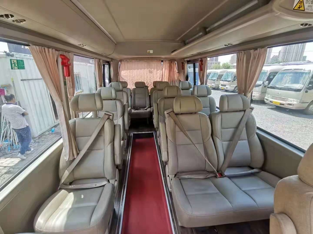 2018 modello Yutong Bus di Cummins Front Engine 6601D dei bus di Yutong usato sedili di anno 14