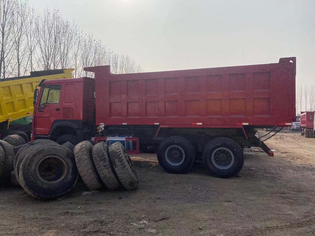 Autocarro con cassone ribaltabile utilizzato di Howo 6*4 che guida per euro di modello 2 di modo WD615.47 di Right Hand Driving