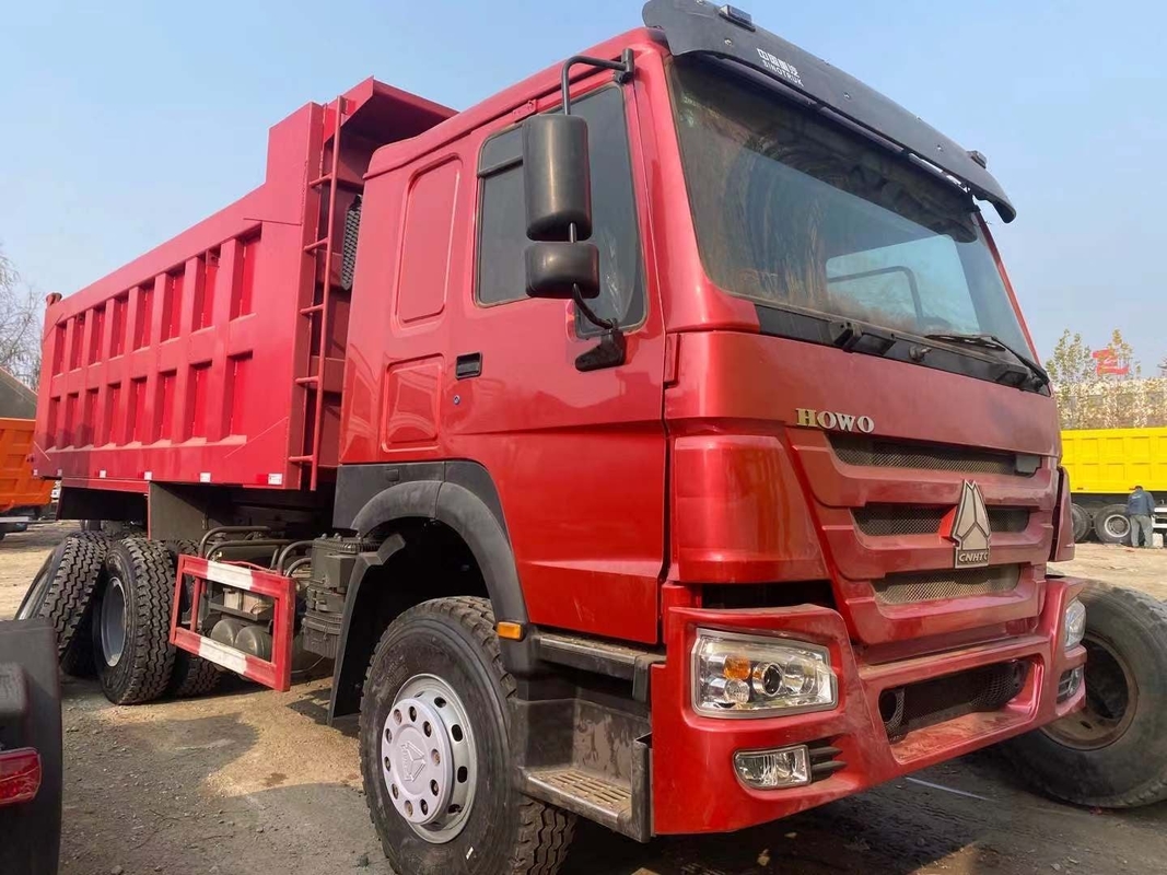 Autocarro con cassone ribaltabile utilizzato di Howo 6*4 che guida per euro di modello 2 di modo WD615.47 di Right Hand Driving