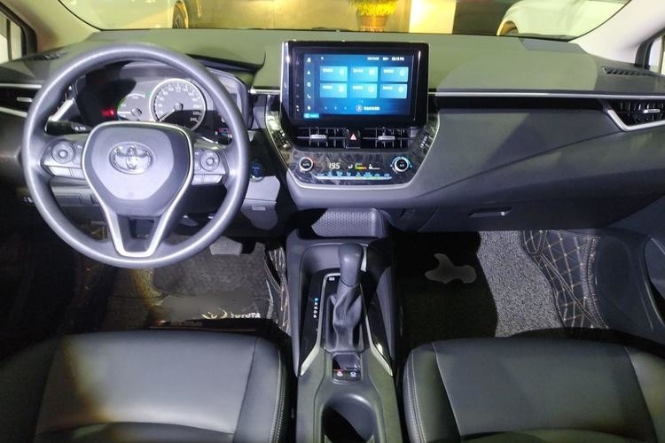 Veicolo utilizzato di New Energy dell'automobile di Corolla con l'automobile bianca della berlina delle porte di colore 4 dei sedili del pioniere 5 di Corolla 20191.2T S-CVT