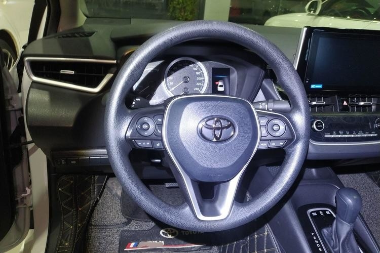 Veicolo utilizzato di New Energy dell'automobile di Corolla con l'automobile bianca della berlina delle porte di colore 4 dei sedili del pioniere 5 di Corolla 20191.2T S-CVT