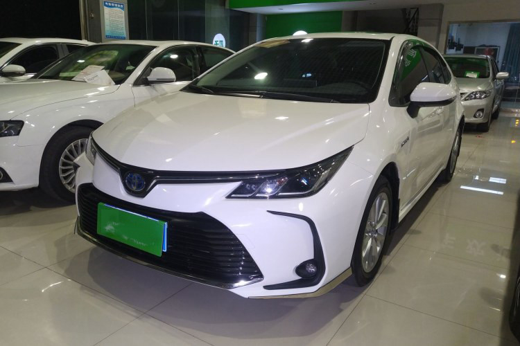 Veicolo utilizzato di New Energy dell'automobile di Corolla con l'automobile bianca della berlina delle porte di colore 4 dei sedili del pioniere 5 di Corolla 20191.2T S-CVT