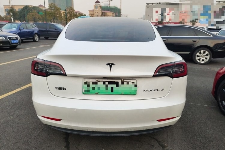 Sedili ad alta velocità delle ruote della berlina 4 delle automobili del veicolo elettrico di New Energy 5 4 porte