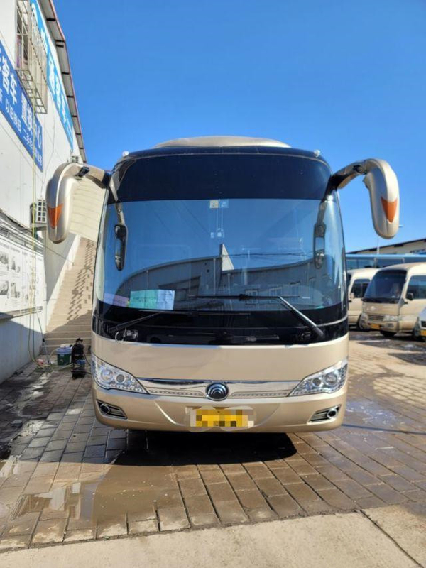 Passeggero del bus di Youtong Zk6908 del bus contro 38 motore di Yuchai 270kw della vettura del bus turistico dei sedili