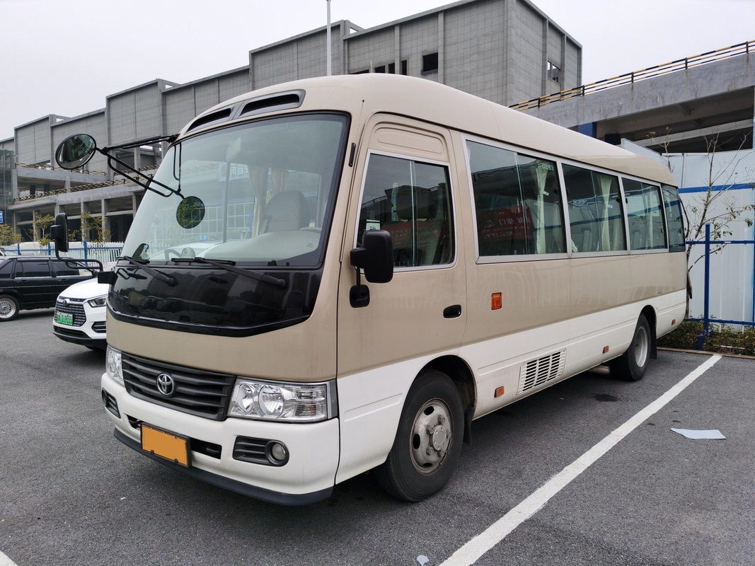 Bus cachi di Seater del motore 23 di Hino del bus del sottobicchiere della seconda mano di LHD con il sistema di lusso del A/C