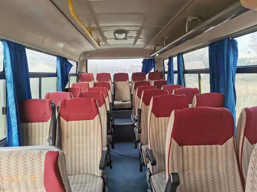 La guida a sinistra ha utilizzato i bus di lusso della città di Yutong rifornisce i 30 sedili di combustibile diesel Front Engine