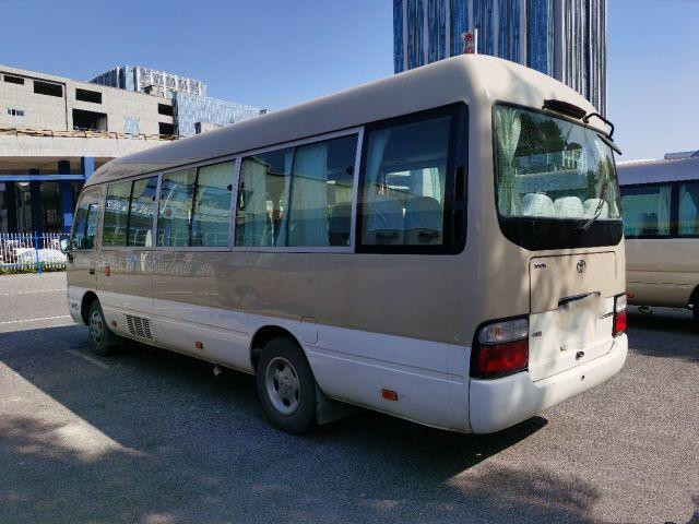 Bus utilizzato sottobicchiere di Toyota con attrezzatura piena 20 Mini Bus In usato sedili bus di Munual della benzina della finestra di scivolamento di 2012 anni