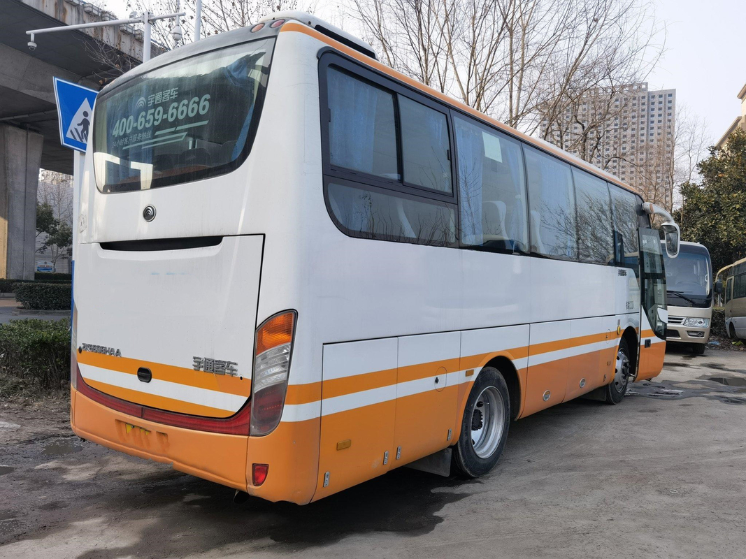 Yutong di lusso di seconda mano trasporta i 24-35 sedili che pubblici diesel usati la città trasporta LHD ha utilizzato la vettura Buses In 2014 anni
