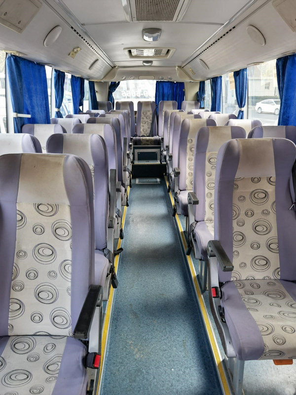Yutong di lusso di seconda mano trasporta i 24-35 sedili che pubblici diesel usati la città trasporta LHD ha utilizzato la vettura Buses In 2014 anni