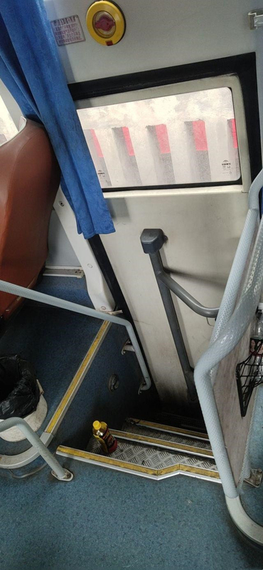 I bus di giro utilizzati di Yutong ZK6998 hanno usato un anno di lusso di 39 dei sedili di Yuchai della vettura diesel del motore bus di Buses Used Intercity nel 2014